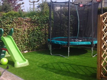 Kunstgras trampoline tuin Venlo